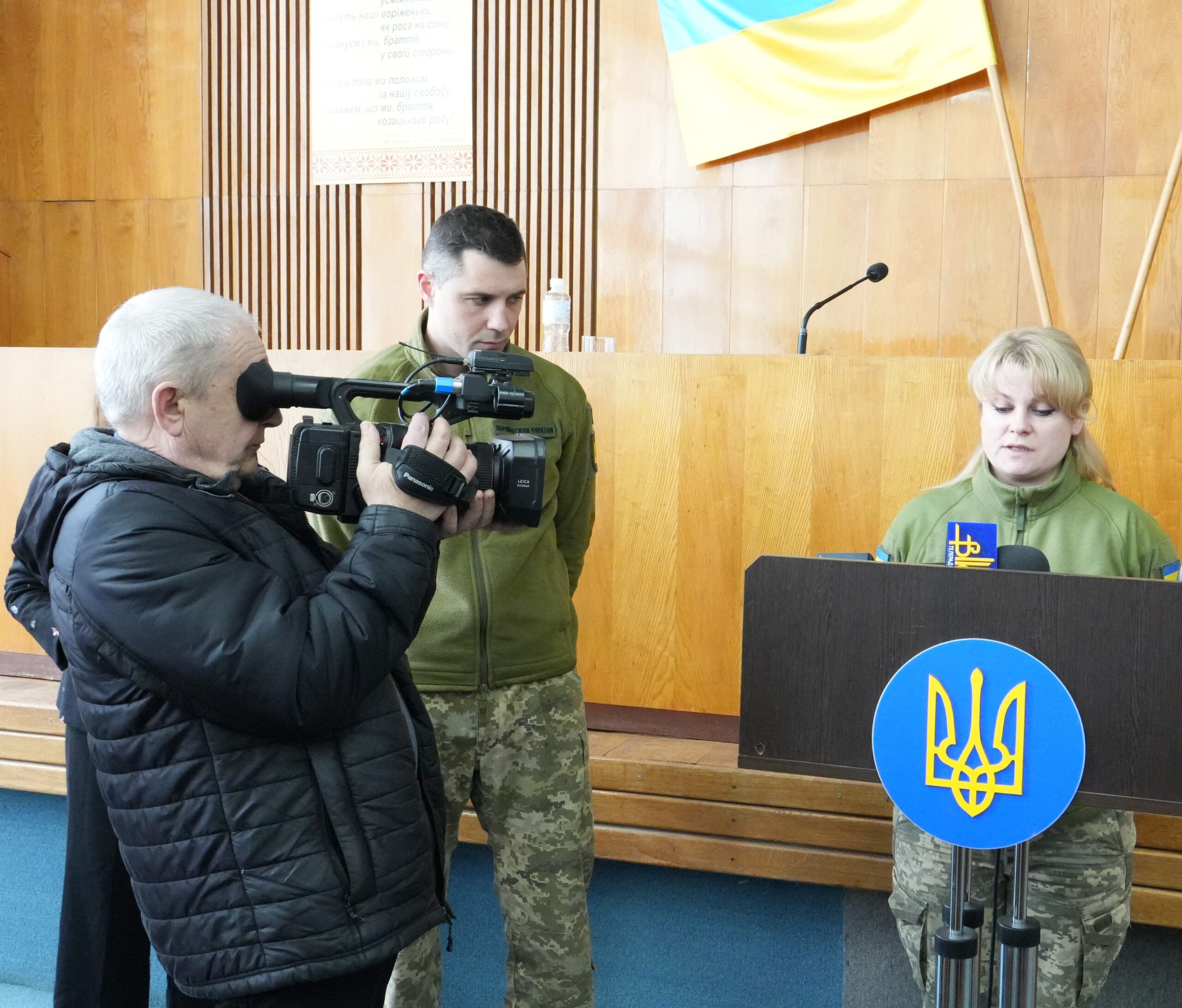 За гідність, мужність та самопожертву: родинам полеглих Героїв вручили відзнаки, що їх Захисники України були удостоєні посмертно