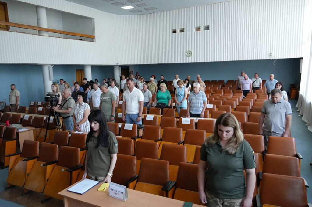 У міській раді передали відзнаки членам родин Захисників, що їх військові удостоєні посмертно