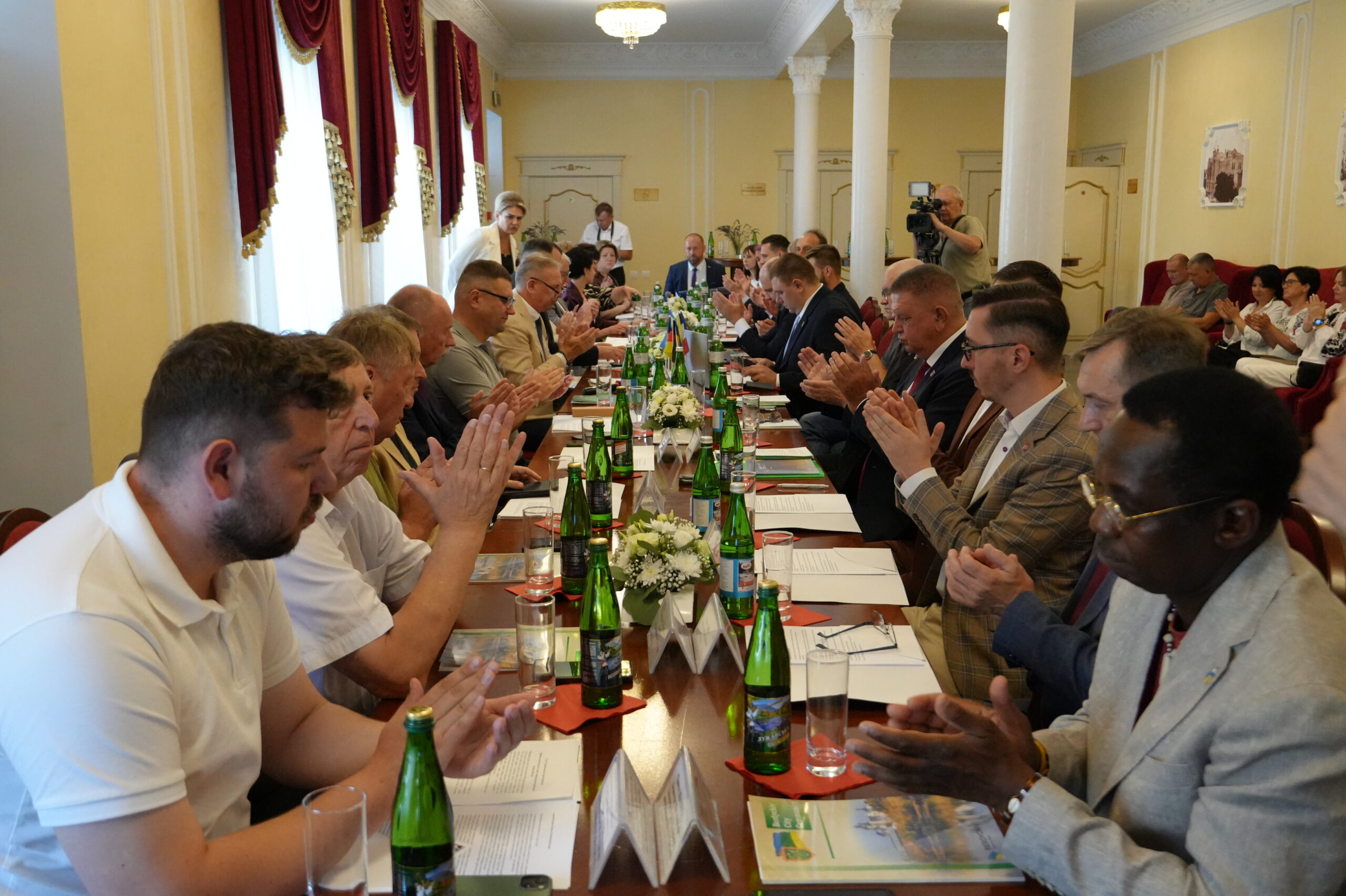 Спільні цінності та міст, який не зруйнувати ракетами: у Бердичеві пройшла офіційна зустріч з європейськими делегаціями