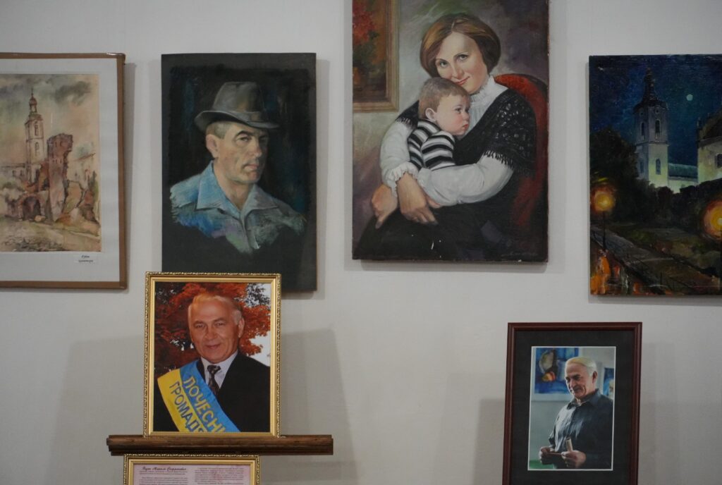 Світло барв і живописна спадщина: у Бердичеві до Дня художника презентували спільний проєкт музейників та митців