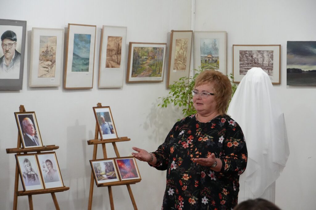 Світло барв і живописна спадщина: у Бердичеві до Дня художника презентували спільний проєкт музейників та митців