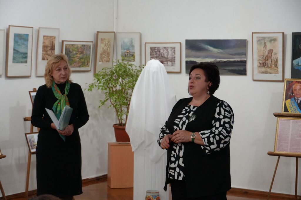 Світло барв і живописна спадщина: у Бердичеві до Дня художника презентували спільний проєкт музейників та митців