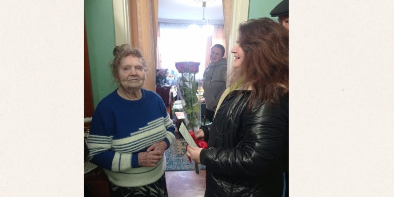 Beige and Black Minimalist Project Deck Presentation (1)