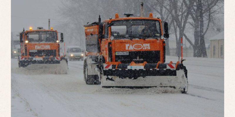 Beige and Black Minimalist Project Deck Presentation (1)