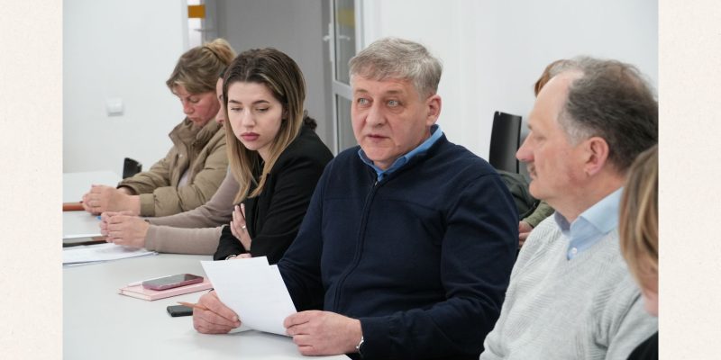 Beige and Black Minimalist Project Deck Presentation