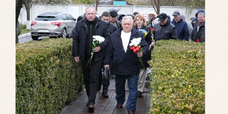 Beige and Black Minimalist Project Deck Presentation