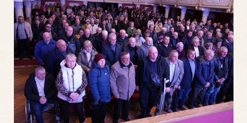 Beige and Black Minimalist Project Deck Presentation