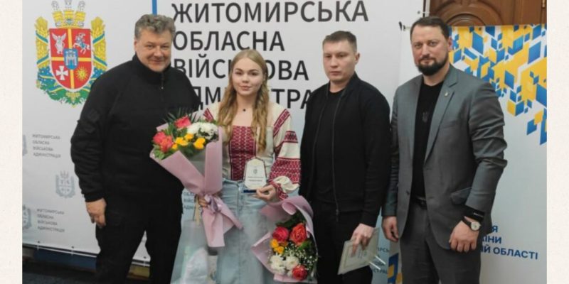 Beige and Black Minimalist Project Deck Presentation