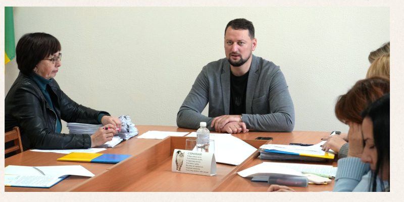 Beige and Black Minimalist Project Deck Presentation Beige and Black Minimalist Project Deck Presentation