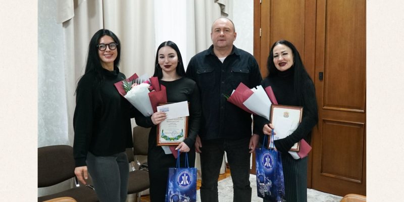 Beige and Black Minimalist Project Deck Presentation