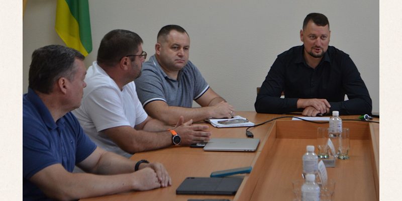 Beige and Black Minimalist Project Deck Presentation