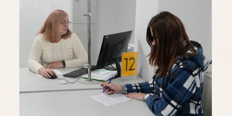 Beige and Black Minimalist Project Deck Presentation