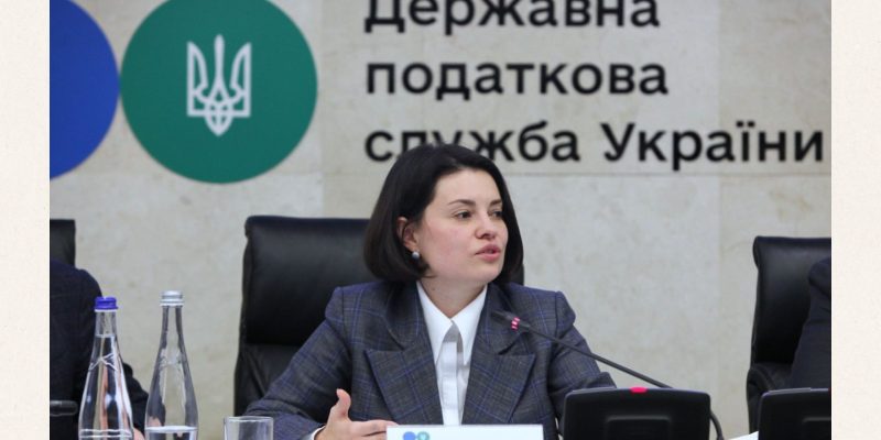 Beige and Black Minimalist Project Deck Presentation