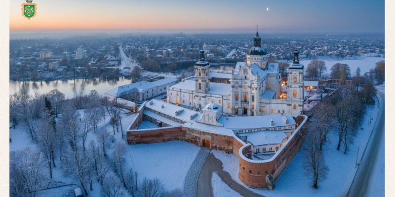 Beige and Black Minimalist Project Deck Presentation