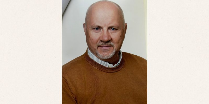 Beige and Black Minimalist Project Deck Presentation