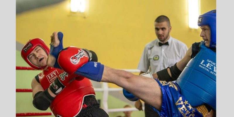 Зеленый и Белый Корпоративный Продажи Маркетинговая Презентация (1)